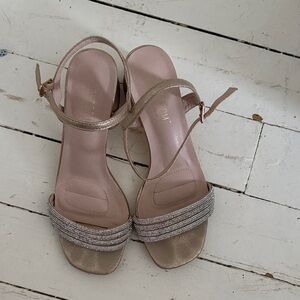 Elegant Women's Sandals in Metallic and Pink